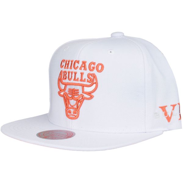 Mitchell & Ness Snapback Cap - CORE VI Chicago Bulls blanc