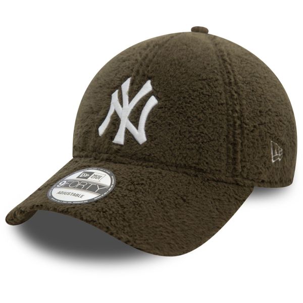 New Era 9Forty Strapback Sherpa Cap - BORG NY Yankees oliv