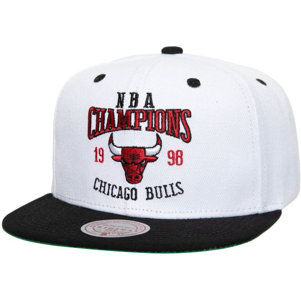 Mitchell & Ness Snapback Cap CHAMPIONS Chicago Bulls weiß