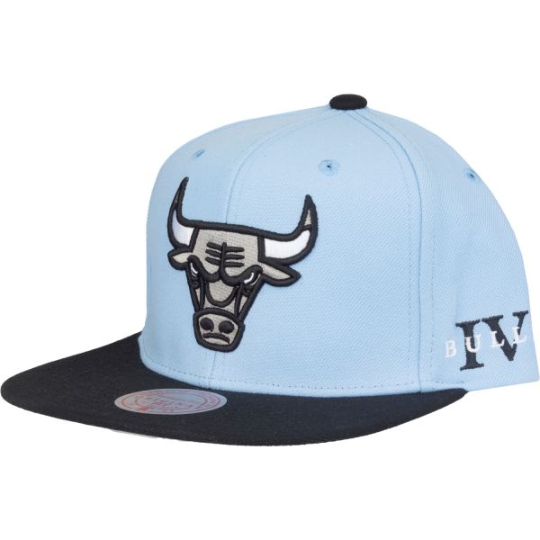 Mitchell & Ness Snapback Cap - CORE IV Chicago Bulls sky