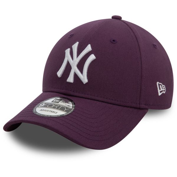 New Era 9Forty Strapback Cap - New York Yankees purple