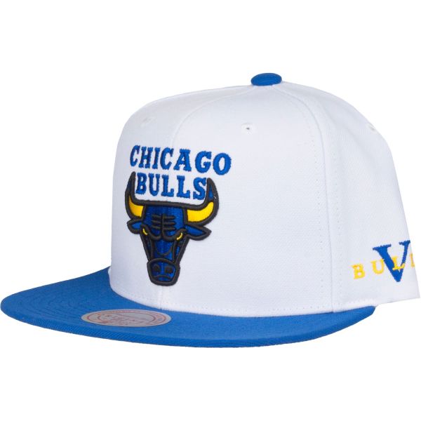 Mitchell & Ness Snapback Cap - CORE V Chicago Bulls blanc