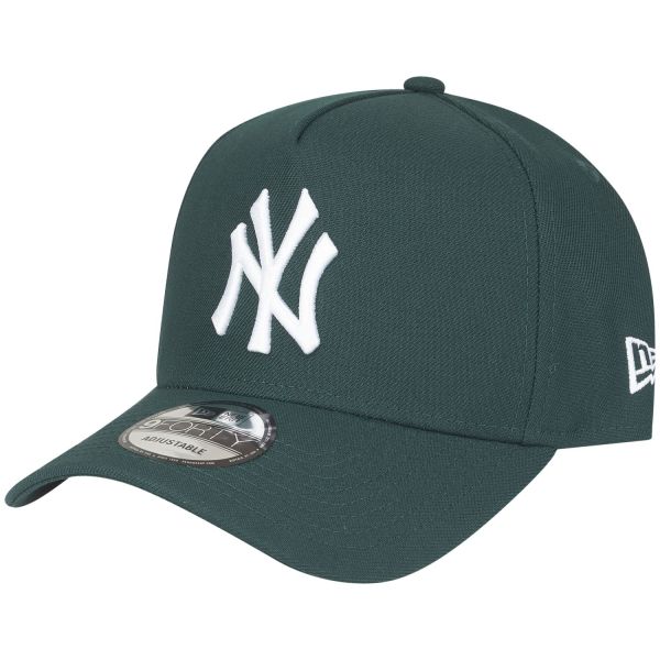 New Era 9Forty Snapback Trucker Cap - New York Yankees pink